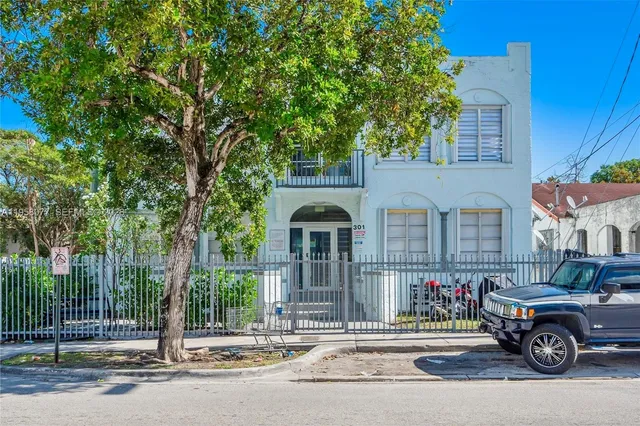 $2,250 | 301 Southwest 10th Avenue, Unit 8, Miami, FL 33130