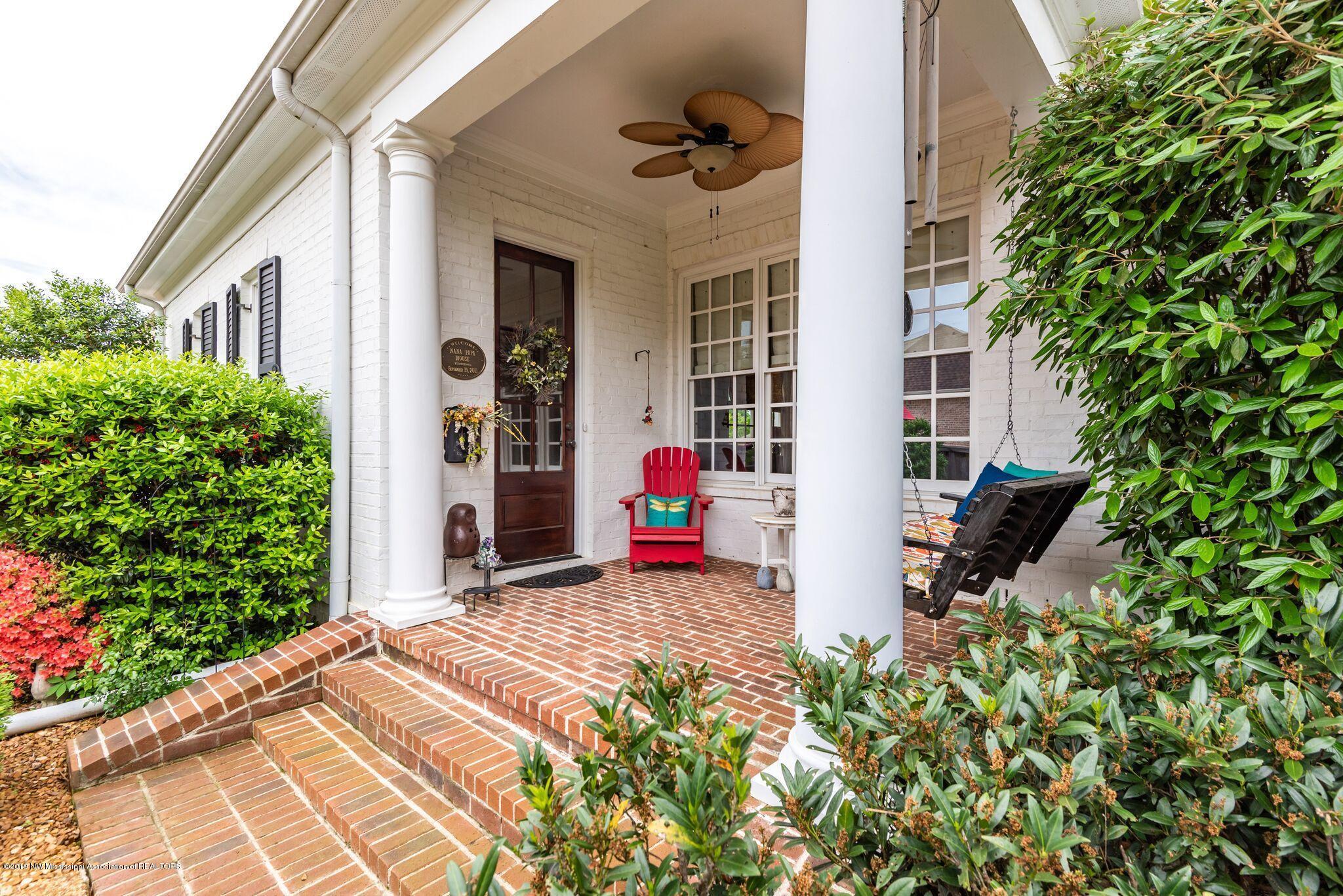 4784 Malone Road Olive Branch, MS 38654 - Photo 38 of 41 close up of friends entry