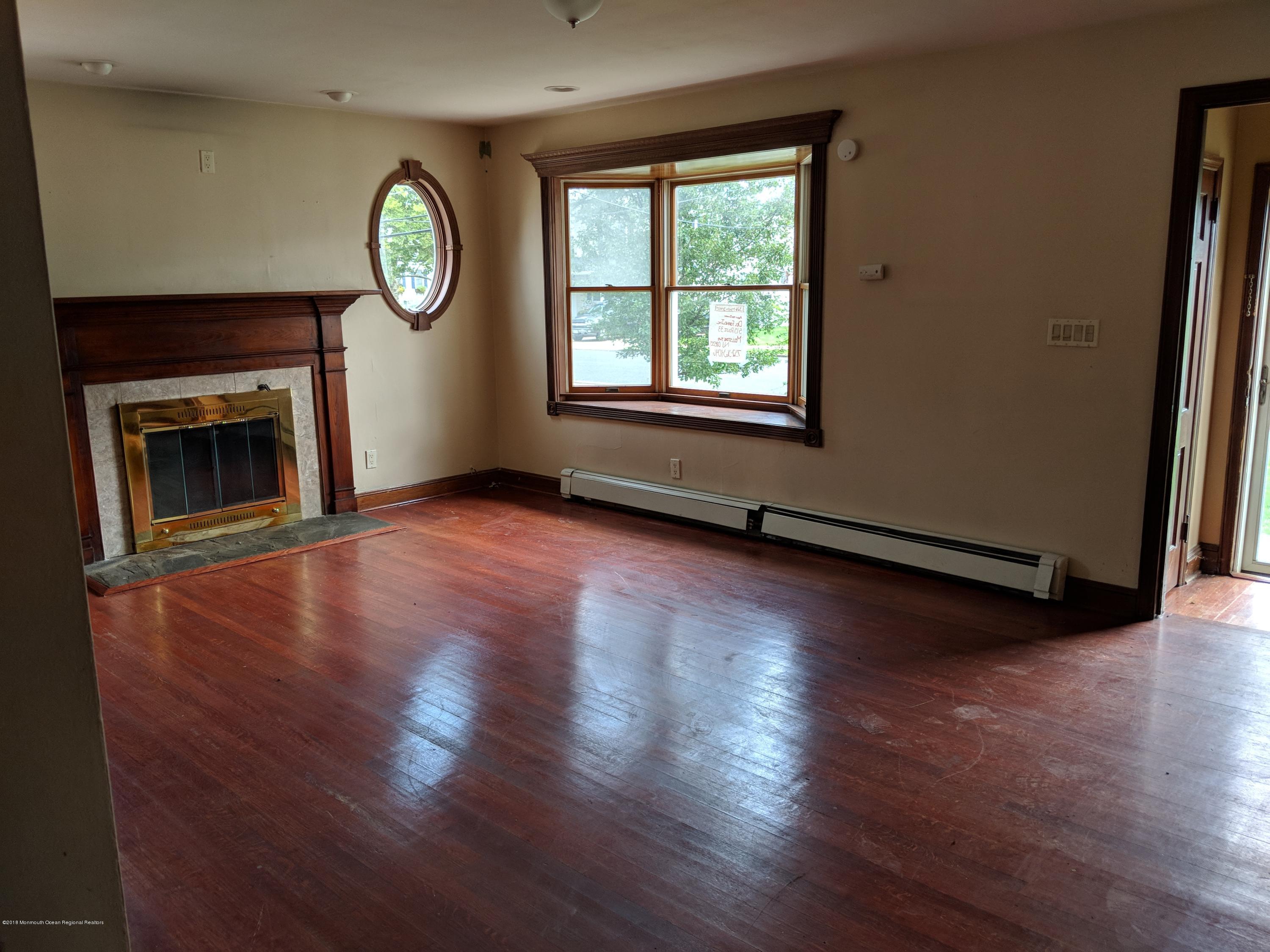 326 Main Street Keyport, NJ 07735 - Photo 4 of 31 IMG_20180822_094745