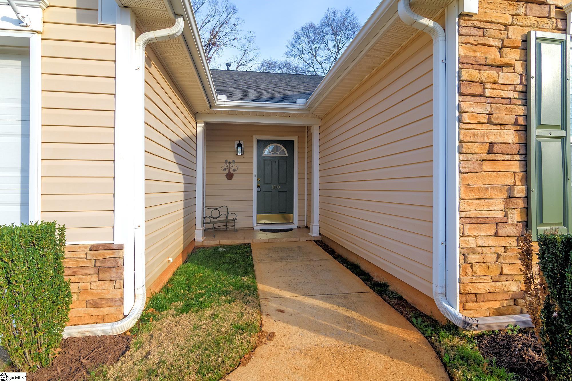 109 Ridgebrook Way Greenville, SC 29605 - Photo 10 of 38 Gallery Image 10