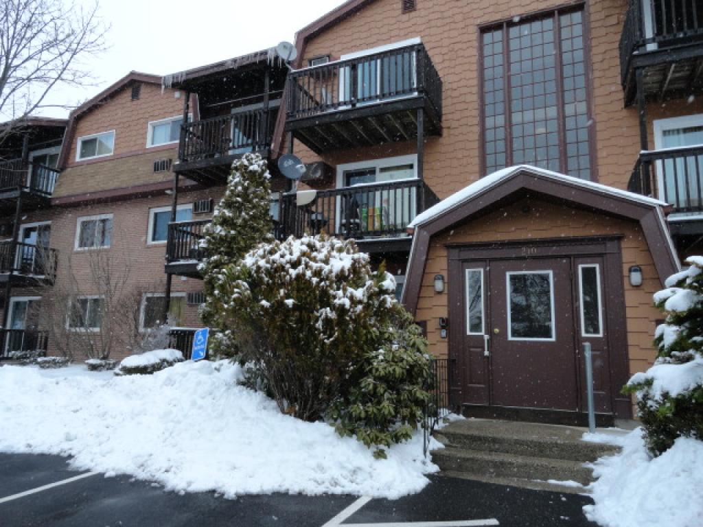 210 Brook Village Road, Unit 4 Nashua, NH 03062 - Photo 1 of 13 Gallery Image 1