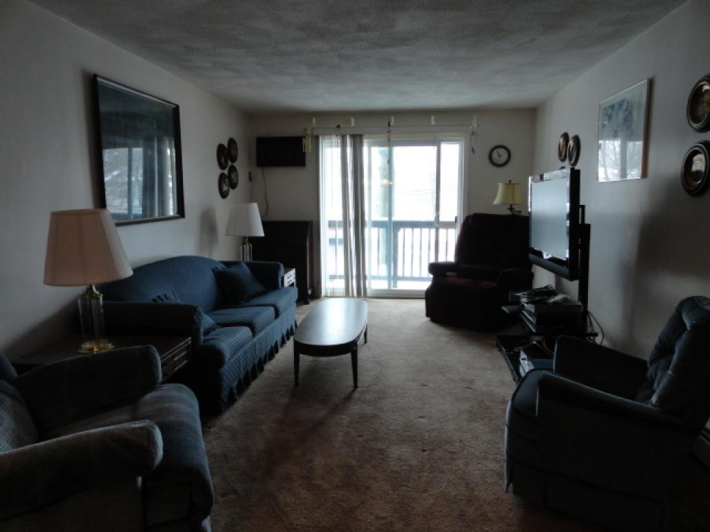 210 Brook Village Road, Unit 4 Nashua, NH 03062 - Photo 3 of 13 Gallery Image 3