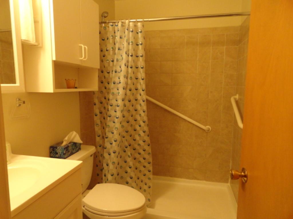210 Brook Village Road, Unit 4 Nashua, NH 03062 - Photo 5 of 13 Gallery Image 5