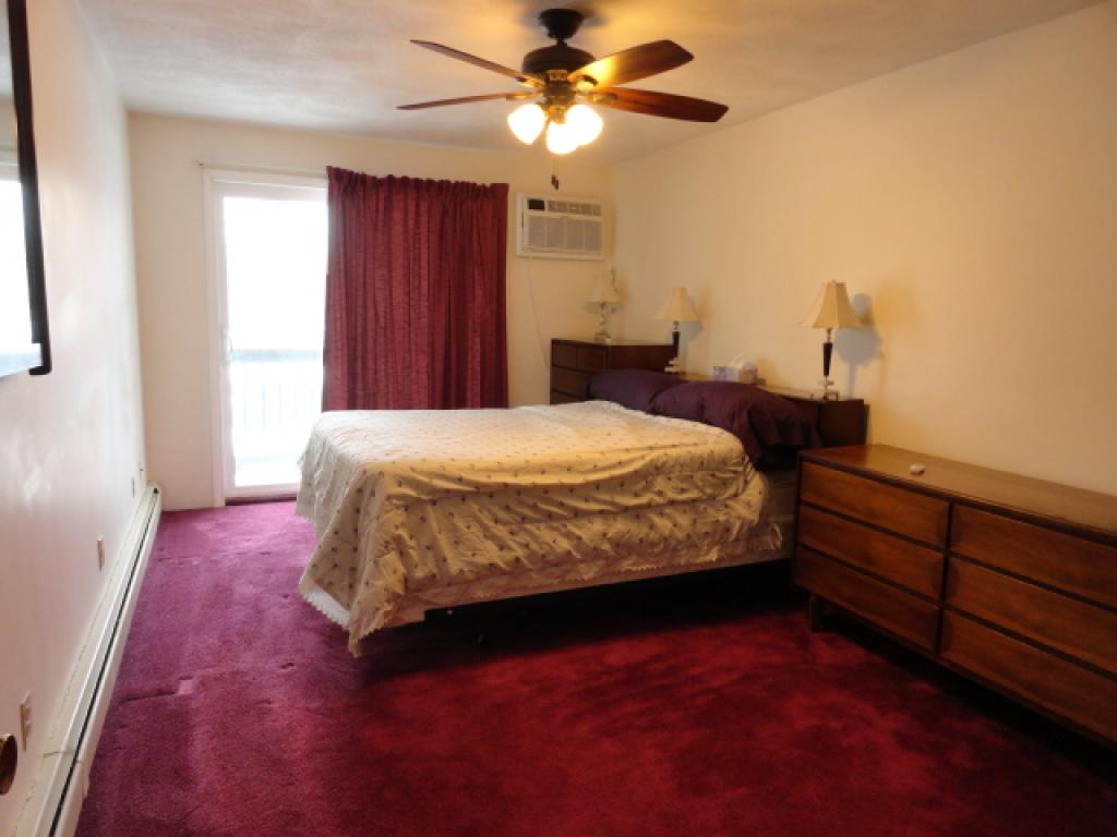 210 Brook Village Road, Unit 4 Nashua, NH 03062 - Photo 7 of 13 Gallery Image 7