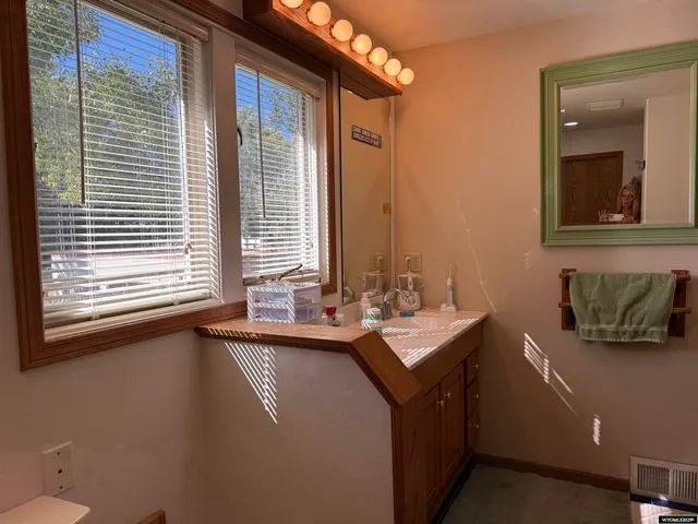 $749,000 | 806 Amoretti Street, Thermopolis, WY 82443