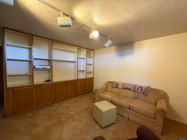 $749,000 | 806 Amoretti Street, Thermopolis, WY 82443