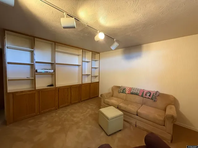 $749,000 | 806 Amoretti Street, Thermopolis, WY 82443