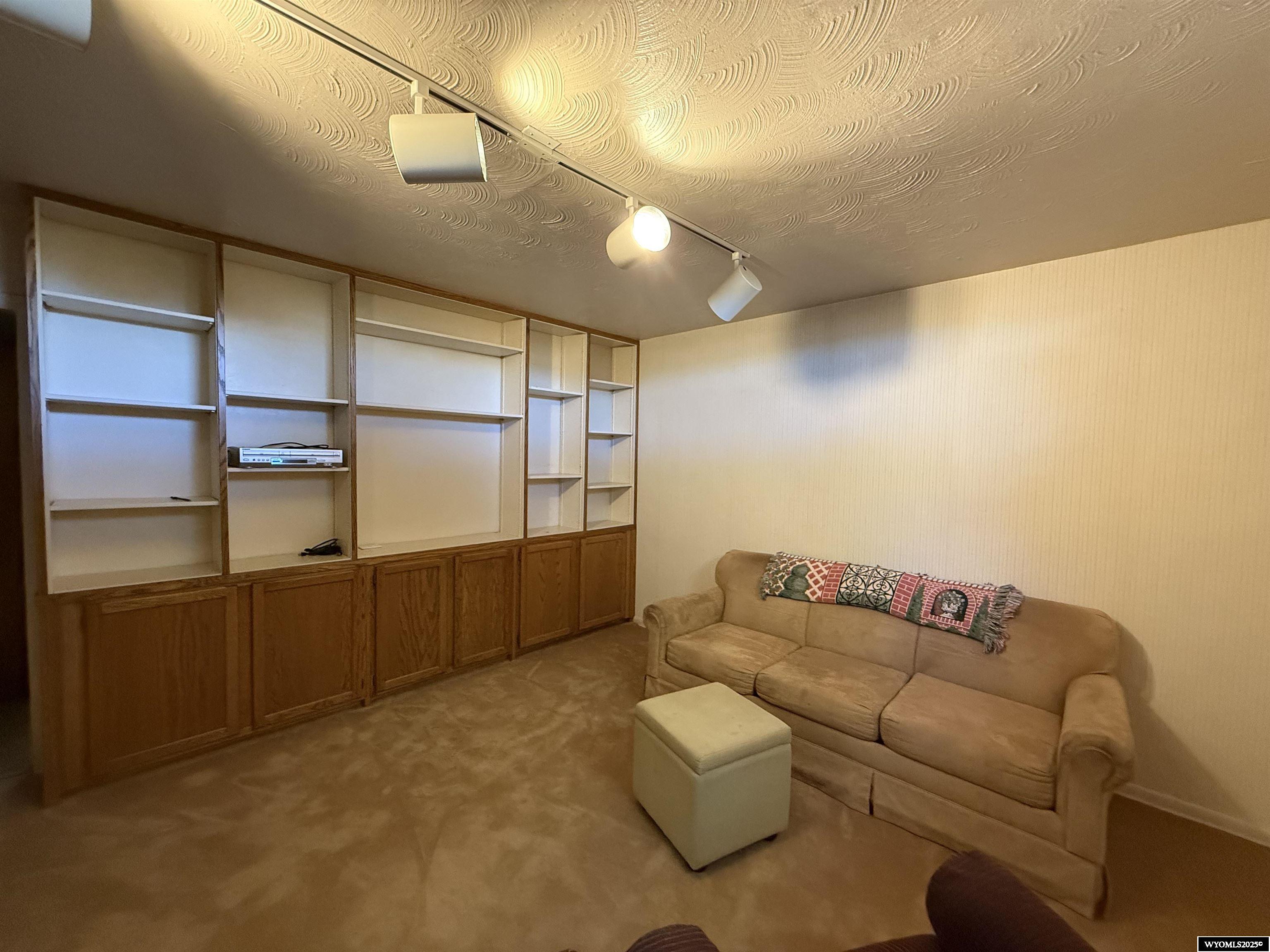 806 Amoretti Street Thermopolis, WY 82443 - Photo 32 of 50