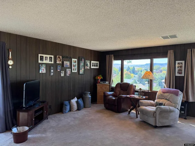 $749,000 | 806 Amoretti Street, Thermopolis, WY 82443