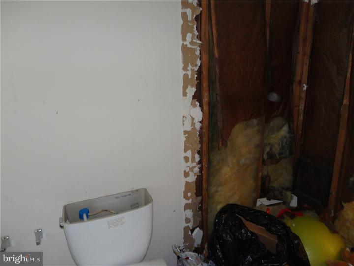 140 North Hunter Forge Road Newark, DE 19713 - Photo 11 of 18 Bathroom