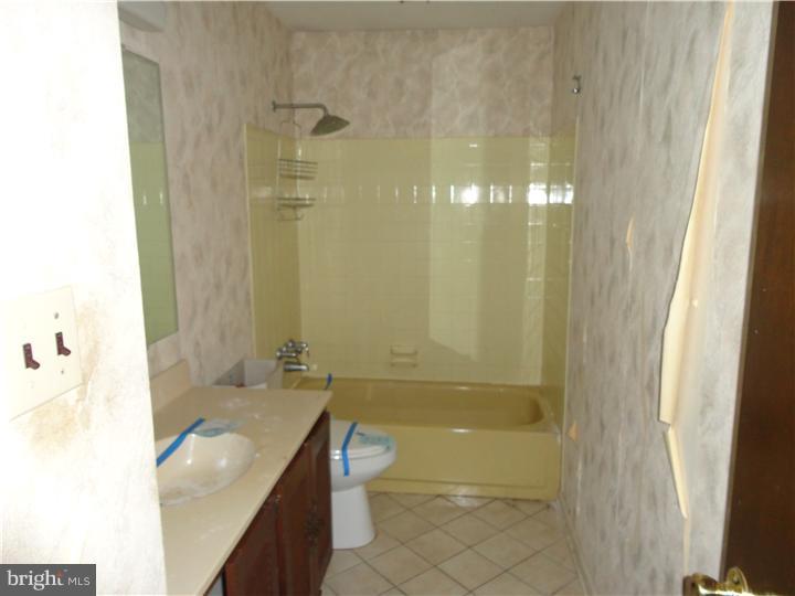 140 North Hunter Forge Road Newark, DE 19713 - Photo 13 of 18 Bathroom