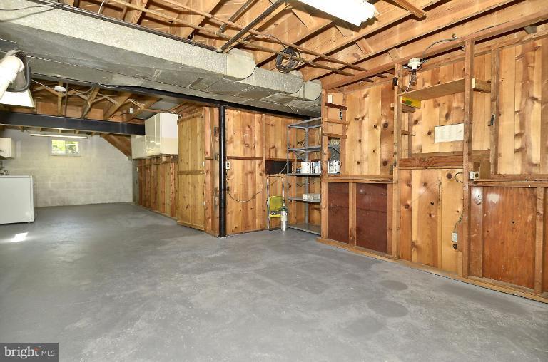413 Dennis Avenue Silver Spring, MD 20901 - Photo 4 of 30 Interior (General)