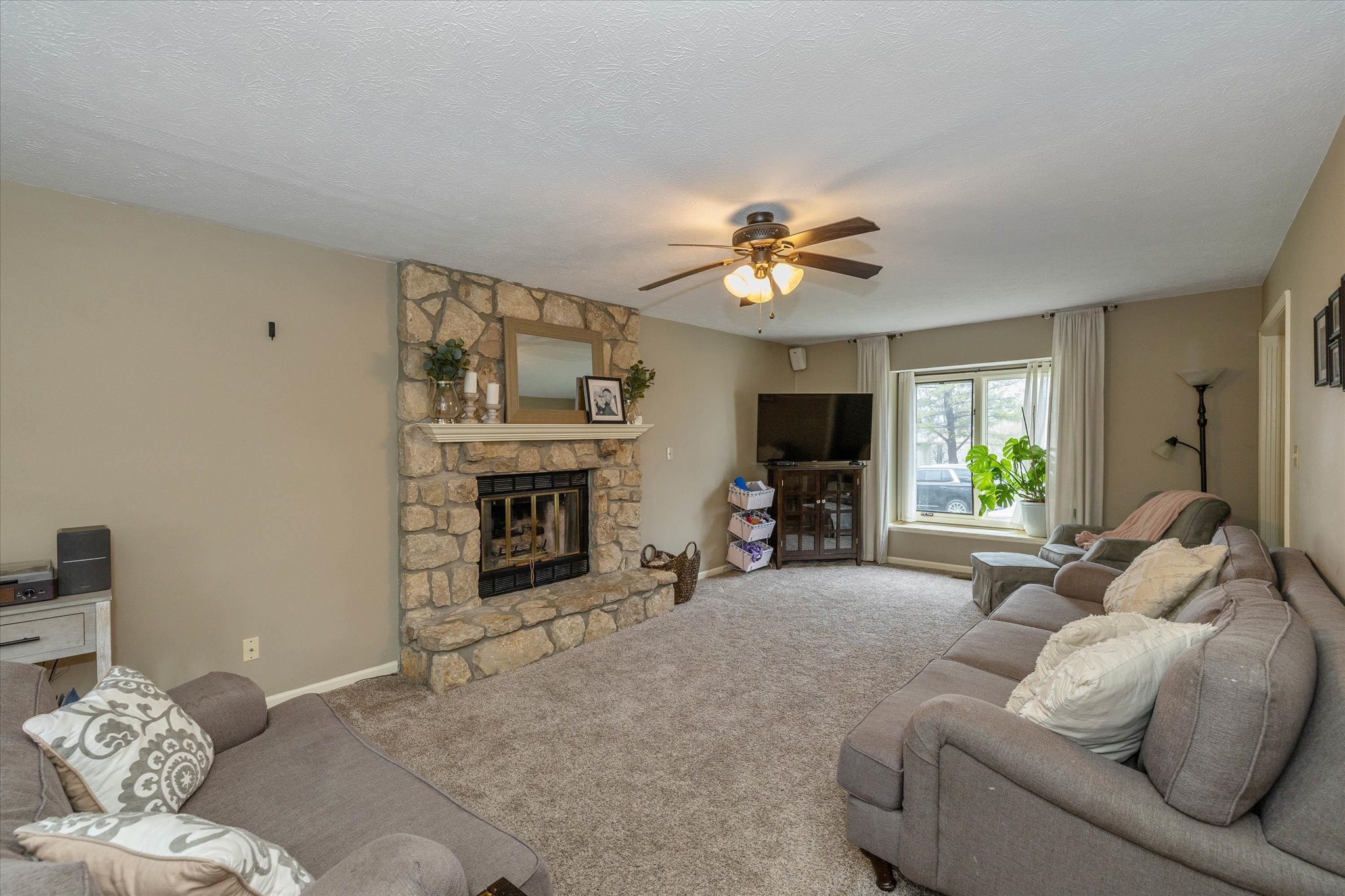 1163 Ridgeview Court Avon, IN 46123 - Photo 5 of 36