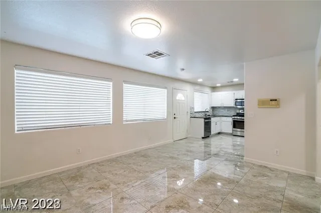 $3,195 | 9280 Cool Creek Avenue, Las Vegas, NV 89147
