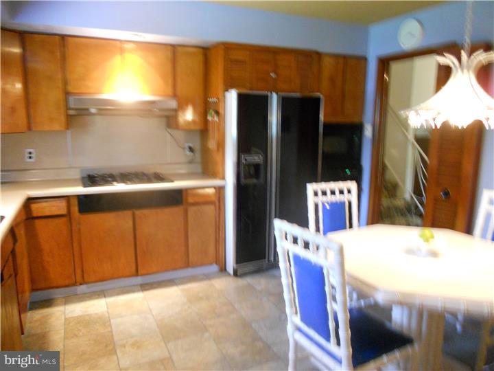 7792 Green Valley Road Wyncote, PA 19095 - Photo 12 of 25 Gallery Image 12