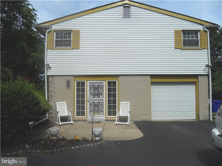 7792 Green Valley Road Wyncote, PA 19095 - Photo 3 of 25 Gallery Image 3