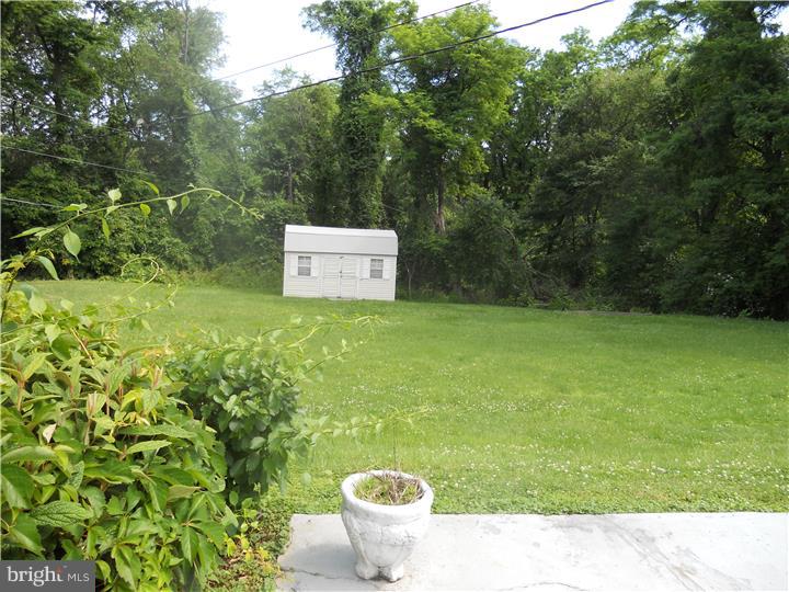 7792 Green Valley Road Wyncote, PA 19095 - Photo 6 of 25 Gallery Image 6