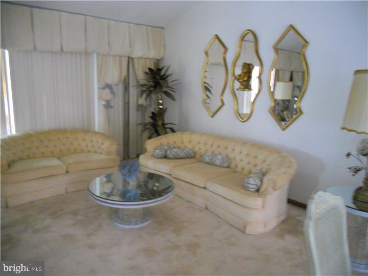 7792 Green Valley Road Wyncote, PA 19095 - Photo 8 of 25 Gallery Image 8