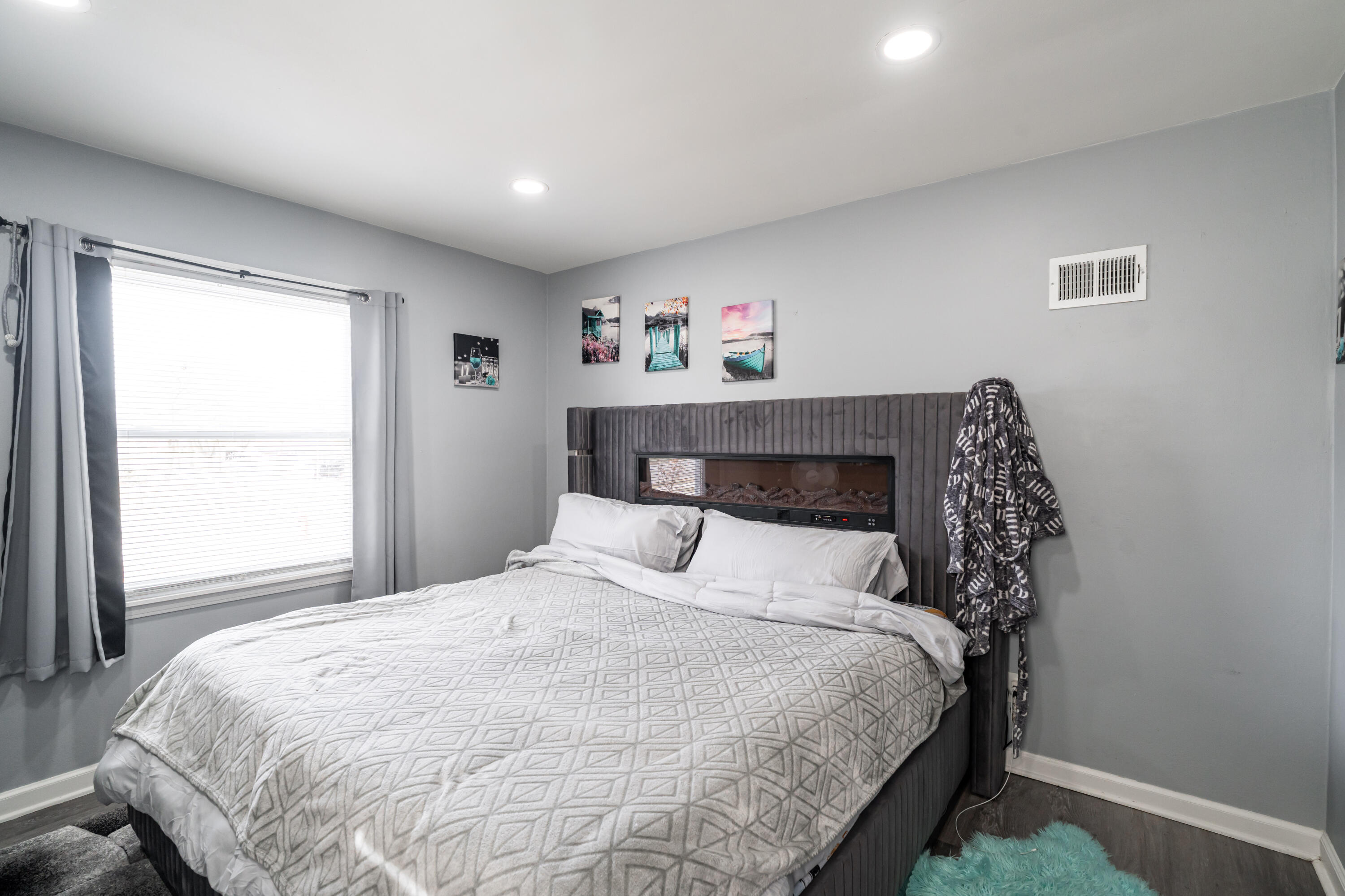 4874 North 73rd Street Milwaukee, WI 53218 - Photo 4 of 24 Large Primary