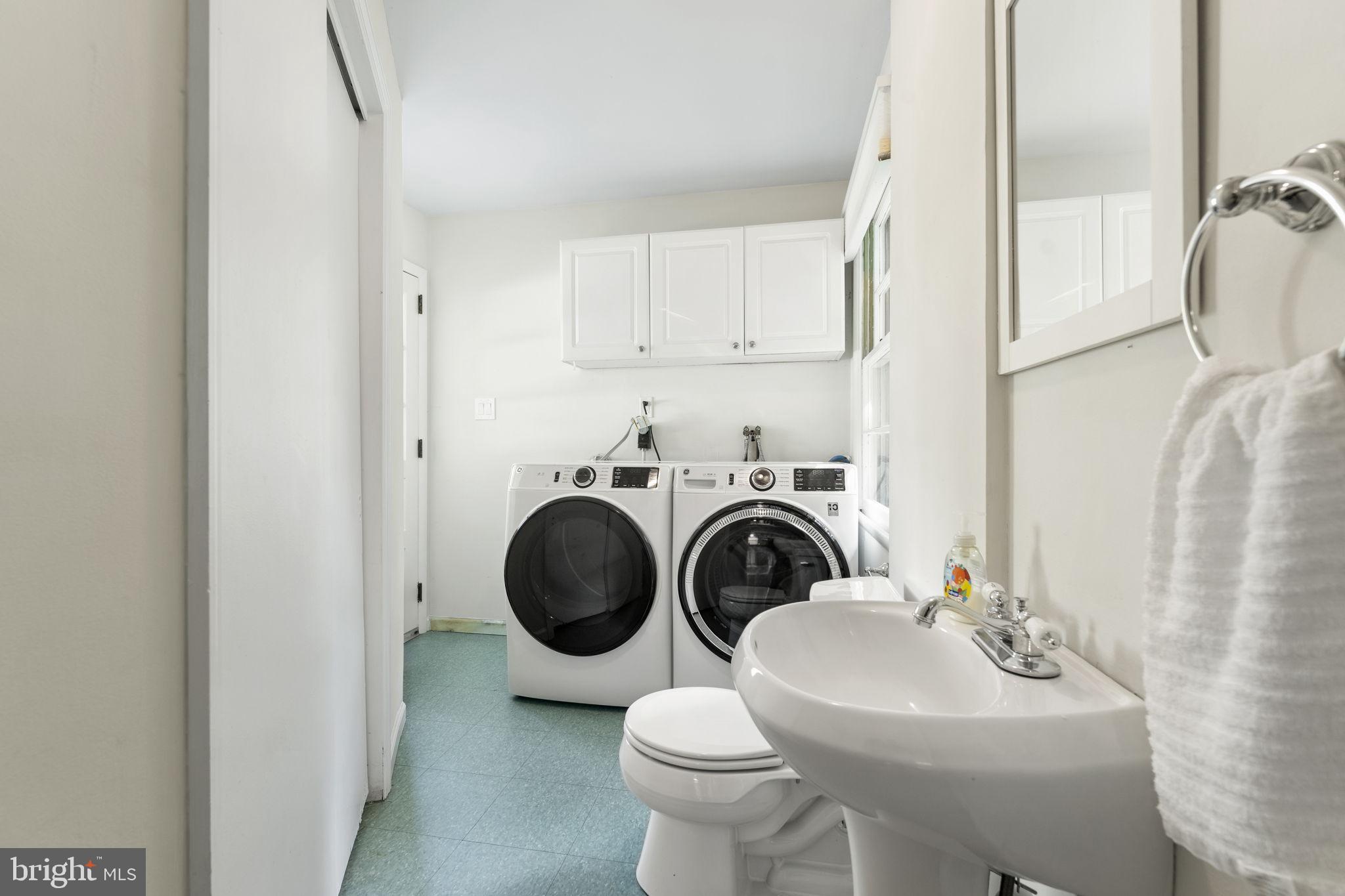 139 Knollwood Road Elkton, MD 21921 - Photo 24 of 57 a bathroom with a sink a toilet mirror and vanity