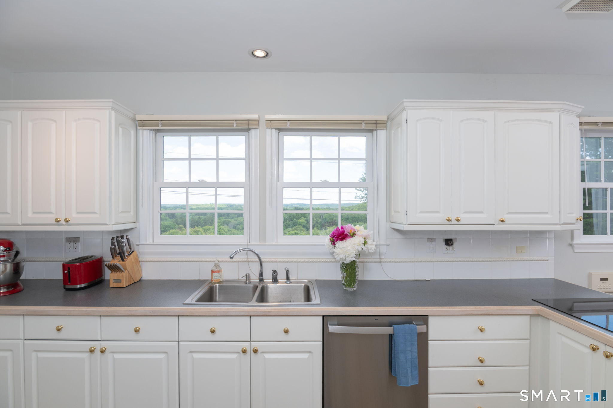 12 Valley View Road Newtown, CT 06470 - Photo 12 of 39
