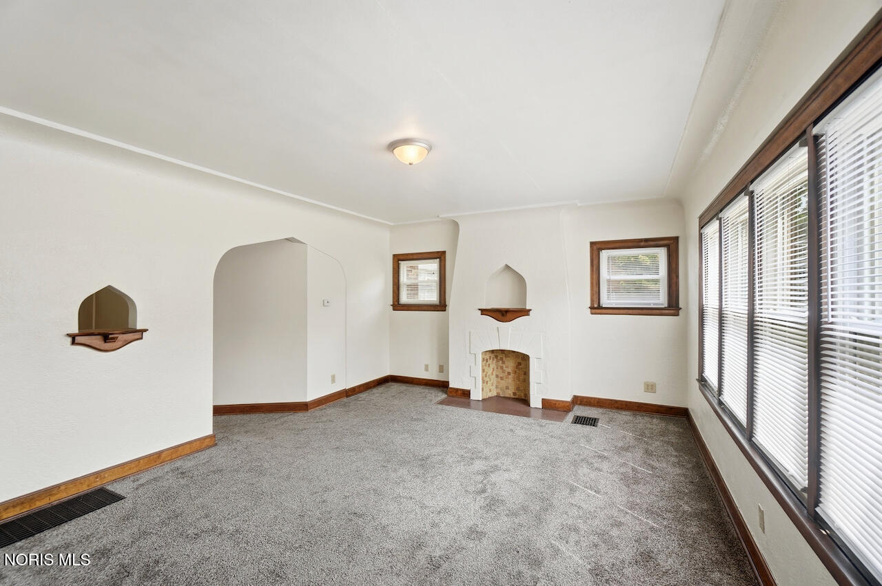 1917 Wyndhurst Road Toledo, OH 43607 - Photo 8 of 76 Gallery Image 8