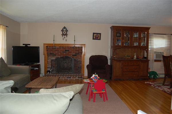 26 Loring Road Methuen, MA 01844 - Photo 5 of 14 Gallery Image 5