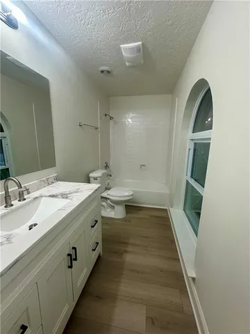 $359,000 | 4908 Alexander Drive, Metairie, LA 70003