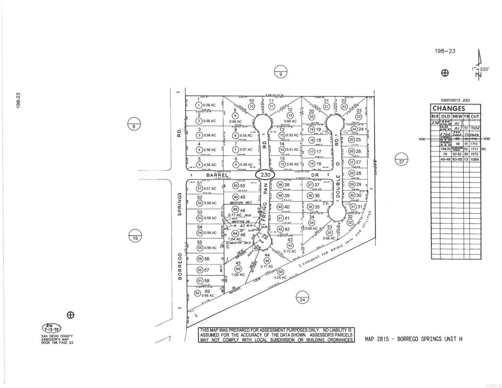 a black and white photo of a living room