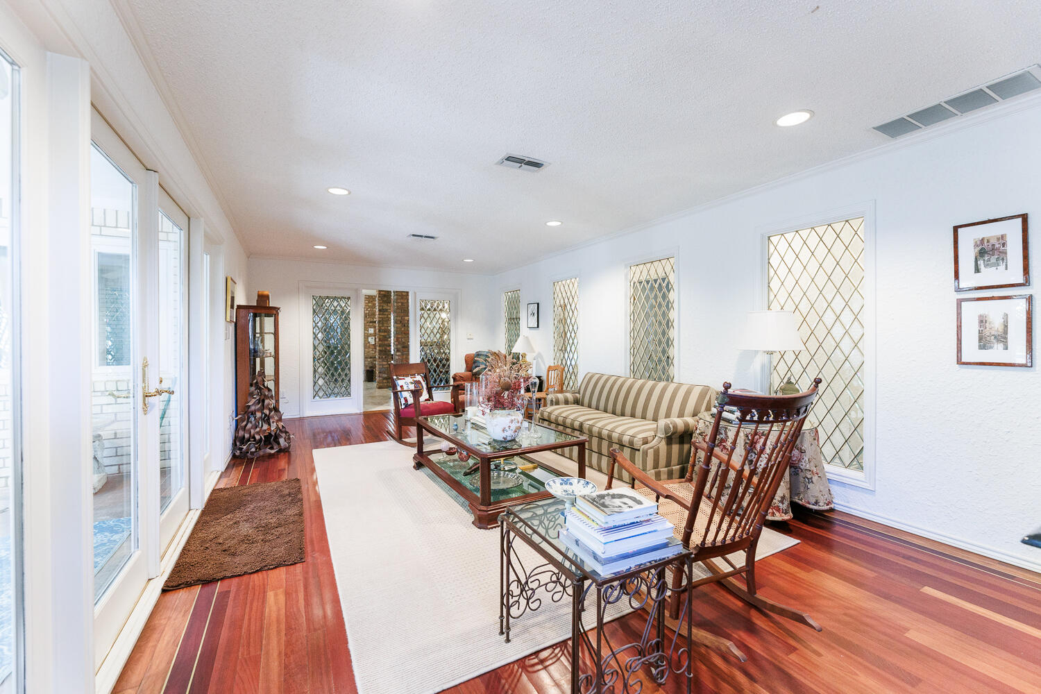 305 Wayne Avenue Lubbock, TX 79416 - Photo 12 of 105 .