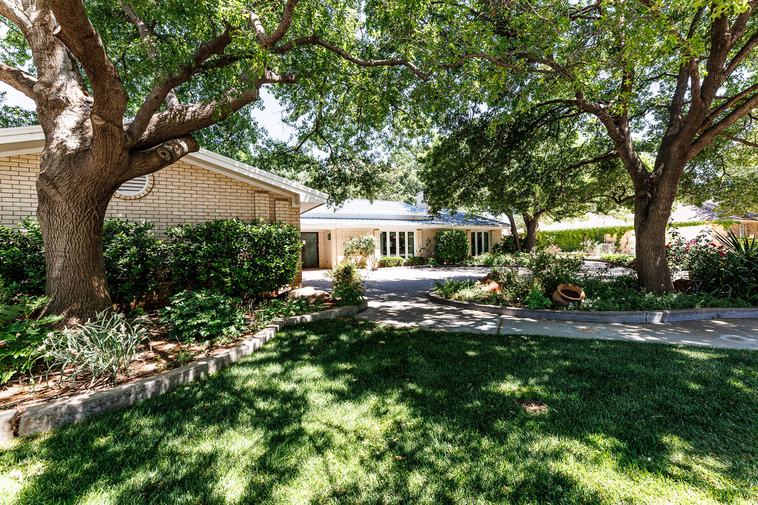 305 Wayne Avenue Lubbock, TX 79416 - Photo 5 of 105 -