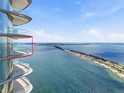 $5,999,999 | 175 Southeast 25th Road, Unit 3102, Miami, FL 33129