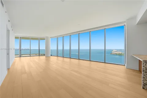 $5,999,999 | 175 Southeast 25th Road, Unit 3102, Miami, FL 33129