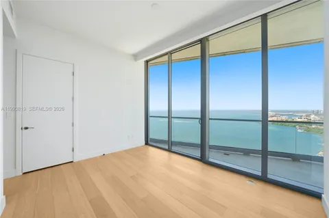 $5,999,999 | 175 Southeast 25th Road, Unit 3102, Miami, FL 33129