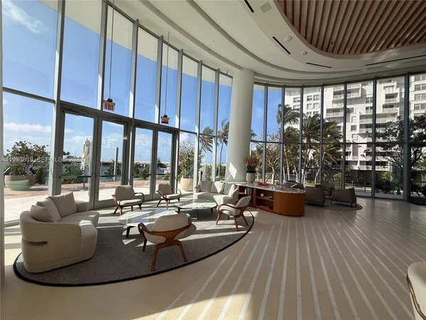 $5,999,999 | 175 Southeast 25th Road, Unit 3102, Miami, FL 33129