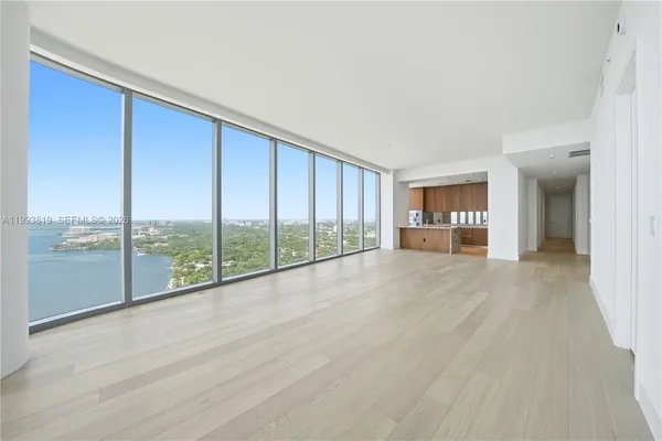 $5,999,999 | 175 Southeast 25th Road, Unit 3102, Miami, FL 33129