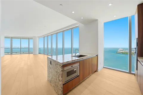 $5,999,999 | 175 Southeast 25th Road, Unit 3102, Miami, FL 33129