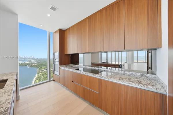 $5,999,999 | 175 Southeast 25th Road, Unit 3102, Miami, FL 33129