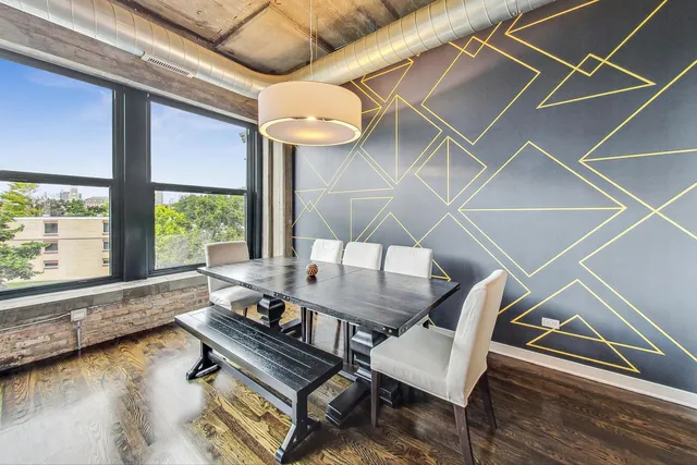 $3,995 | 1111 West 14th Place, Unit 328, Chicago, IL 60608