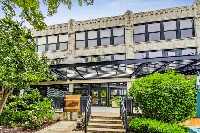 $3,995 | 1111 West 14th Place, Unit 328, Chicago, IL 60608