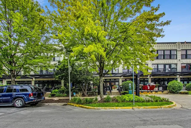 $3,995 | 1111 West 14th Place, Unit 328, Chicago, IL 60608