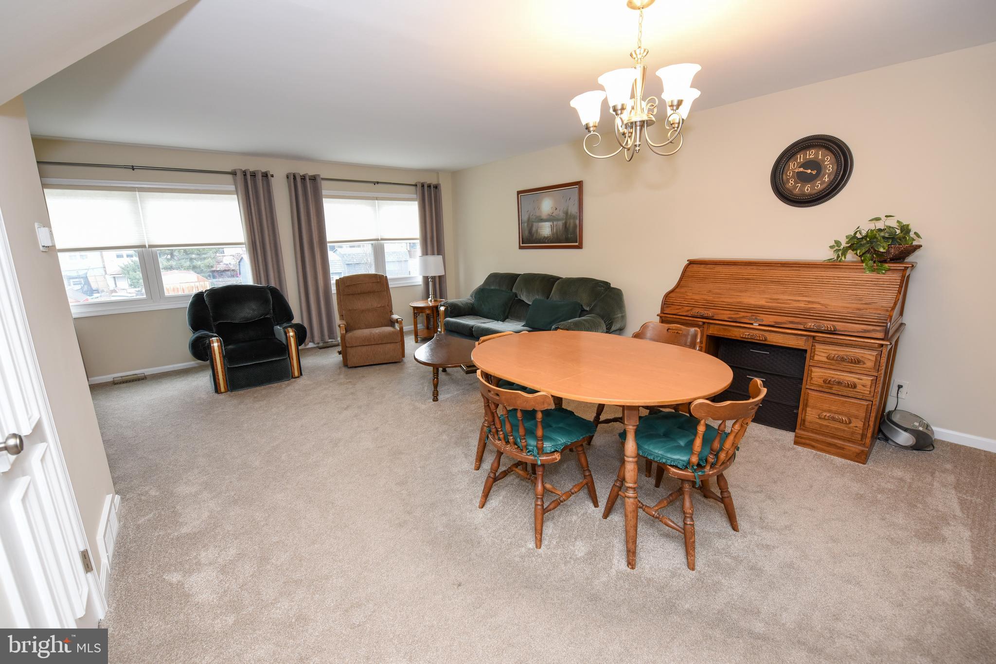 12133 Barbary Road Philadelphia, PA 19154 - Photo 3 of 24