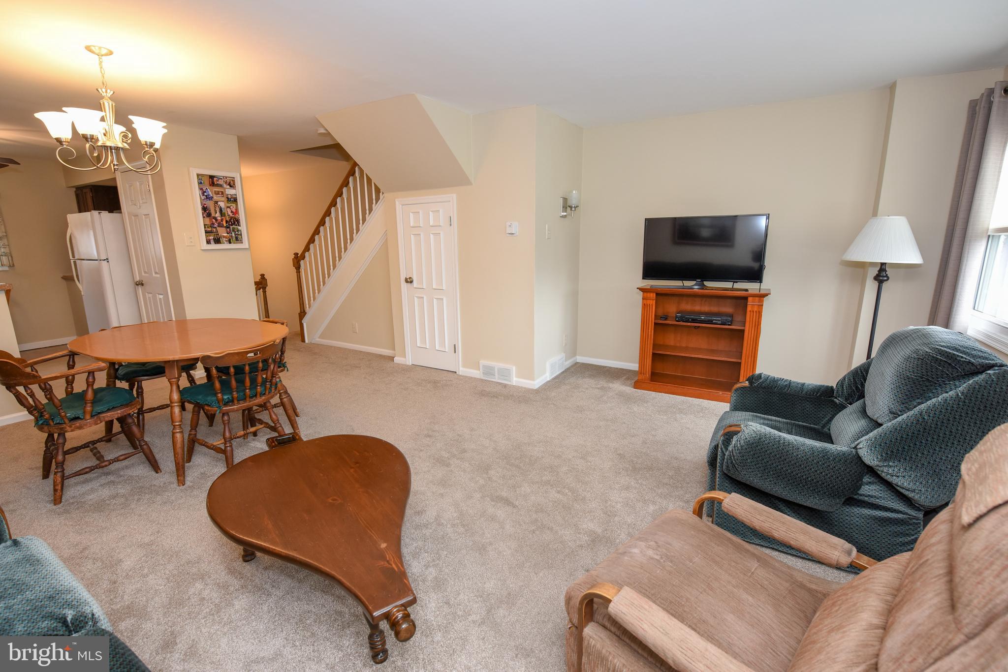 12133 Barbary Road Philadelphia, PA 19154 - Photo 4 of 24