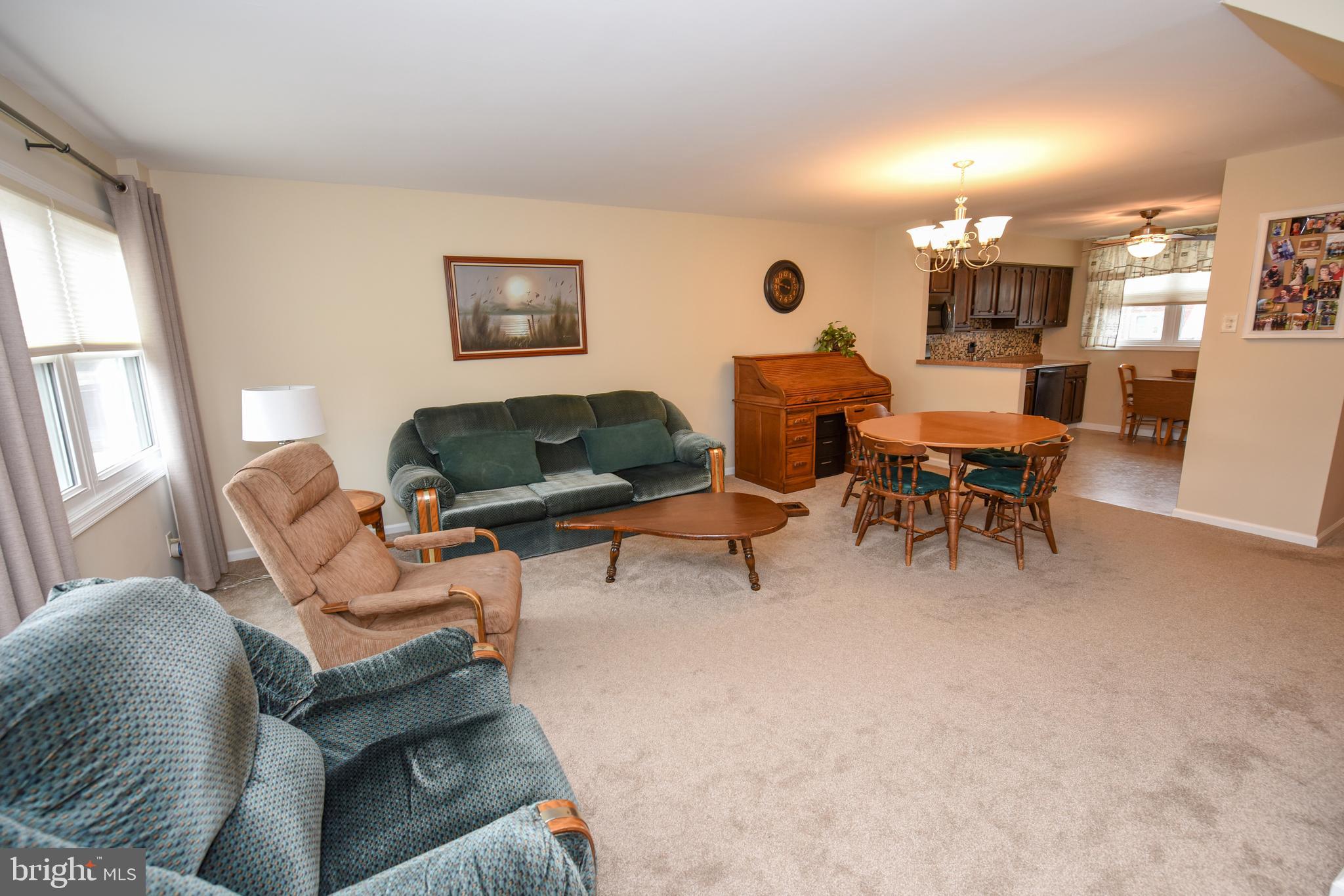 12133 Barbary Road Philadelphia, PA 19154 - Photo 5 of 24