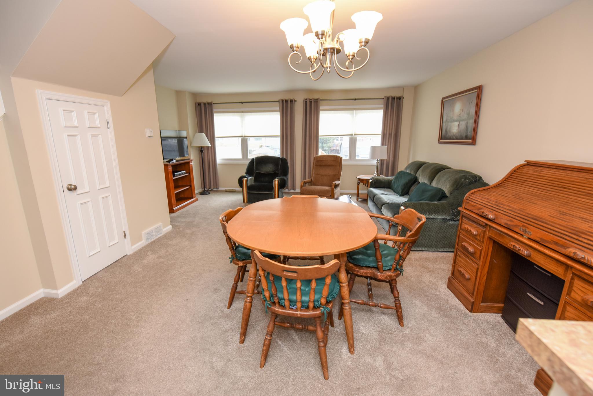 12133 Barbary Road Philadelphia, PA 19154 - Photo 6 of 24