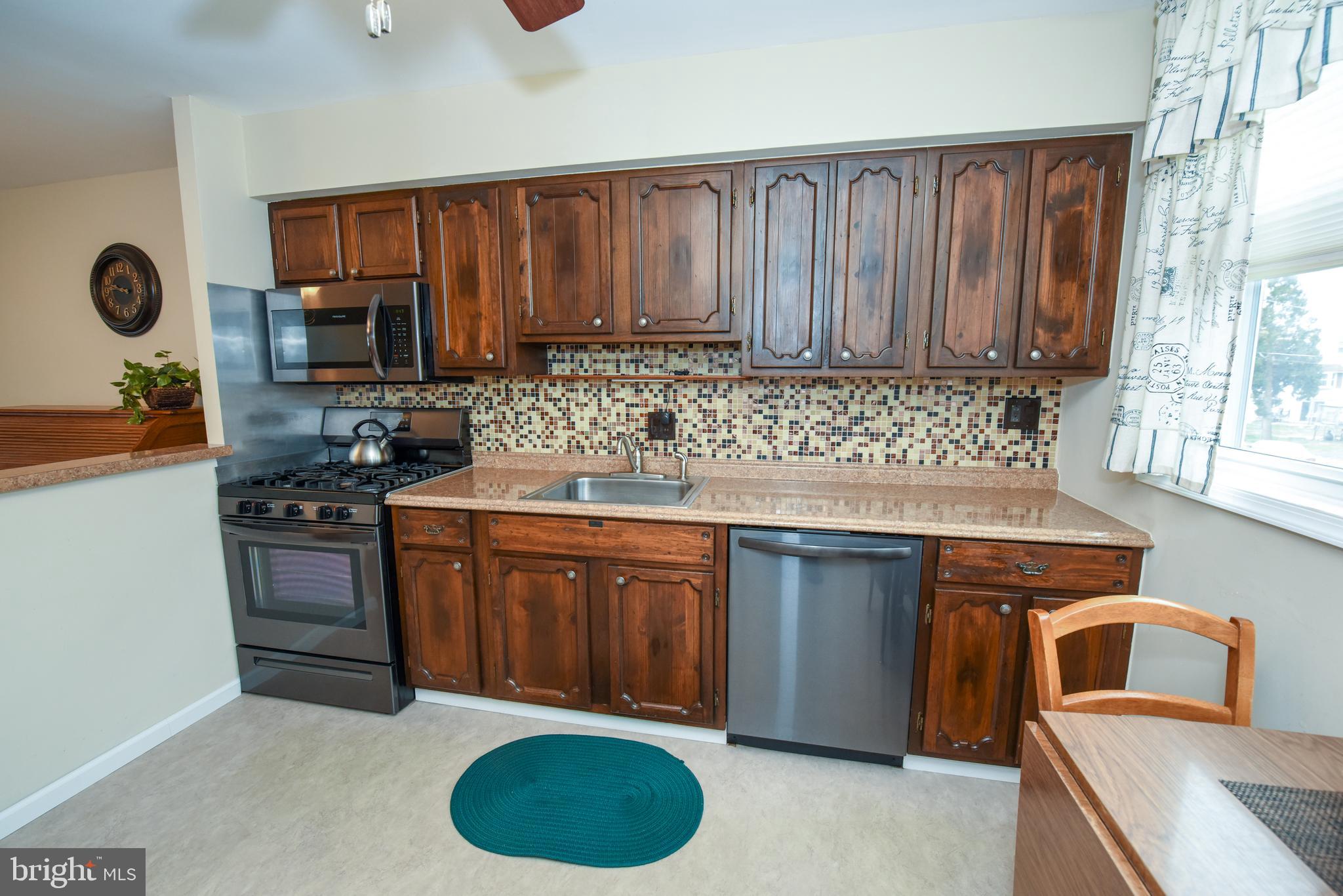 12133 Barbary Road Philadelphia, PA 19154 - Photo 7 of 24