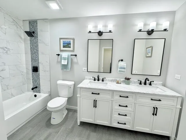 $325,000 | 2321 Meadows Lane, Round Lake Beach, IL 60073