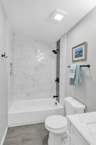 $325,000 | 2321 Meadows Lane, Round Lake Beach, IL 60073