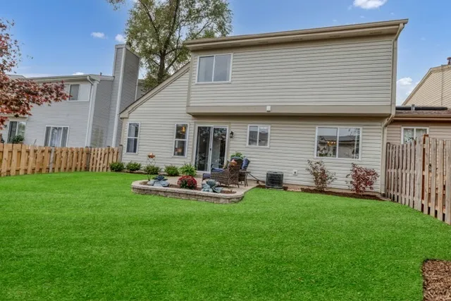 $325,000 | 2321 Meadows Lane, Round Lake Beach, IL 60073