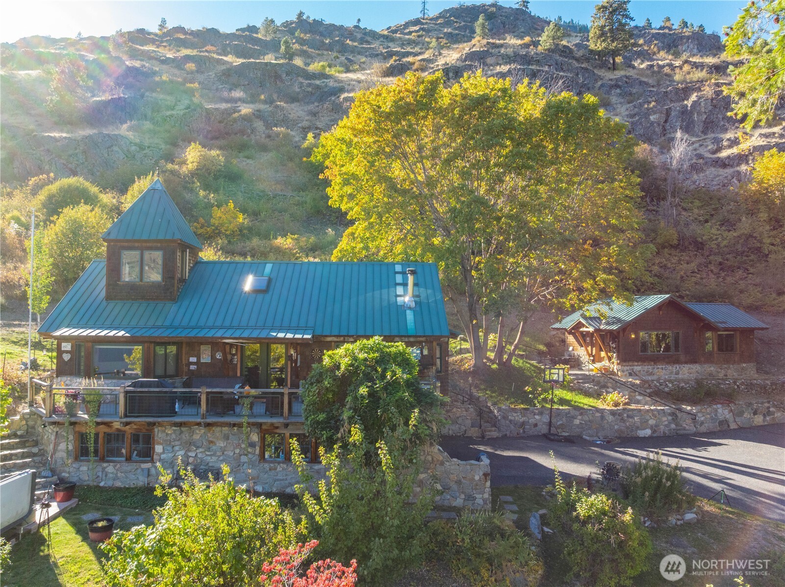 16495 South Lakeshore Road Chelan, WA 98816 - Photo 37 of 40